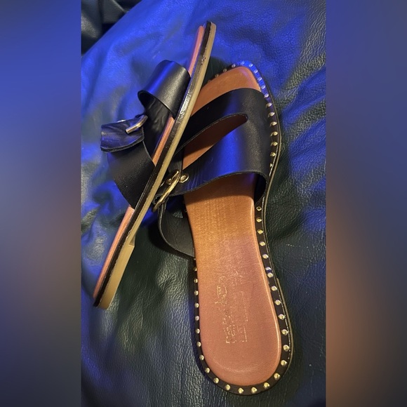 Coach & Four Black Leather Studded Slide Sandals Women’s Size 9 Made in Italy - Picture 2 of 6